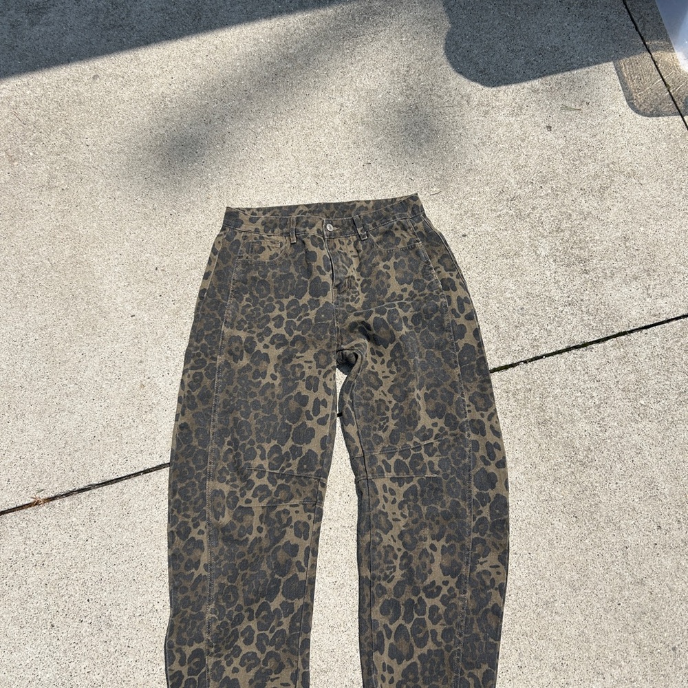 Leopard Barrel Jeans